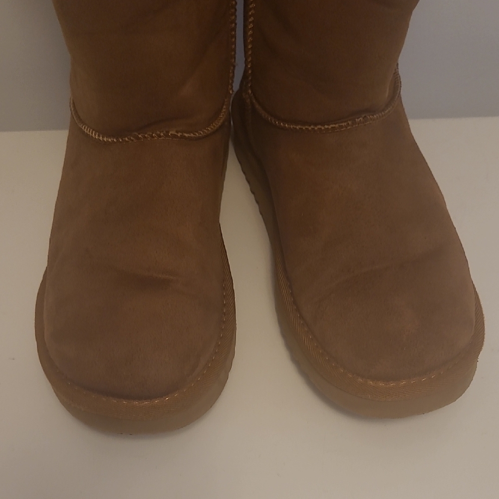 UGG Women's Tan Shearling Boots with Bows - Picture 12 of 16